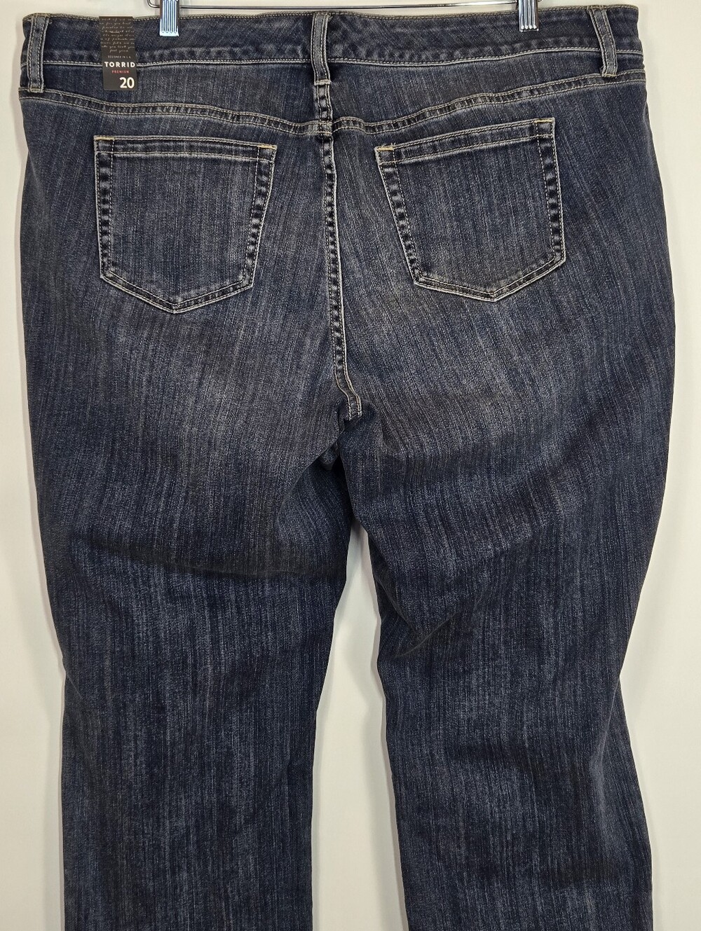 Torrid Premium Boyfriend Embroidered Jeans Mid-rise Distressed Stretch 20 NWT - Picture 12 of 15